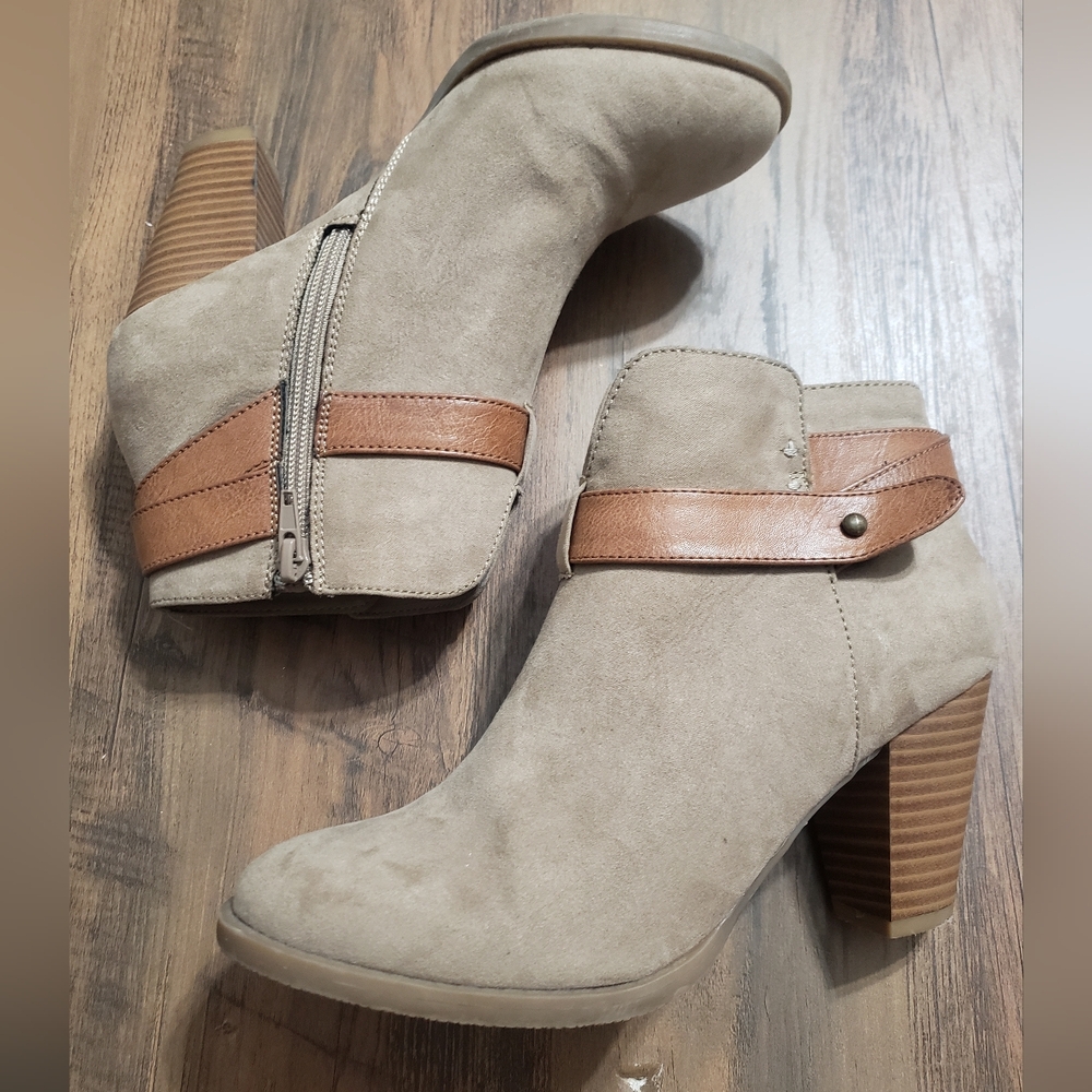 Francesca's Collections Beige and Brown Ankle Booties